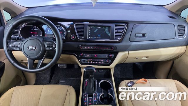 Kia Carnival 7-Seater Limousine VIP 2019 — фото 7