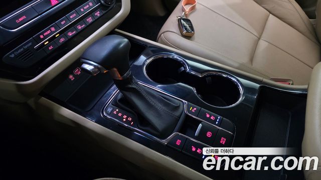 Kia Carnival 7-Seater Limousine VIP 2019 — фото 9