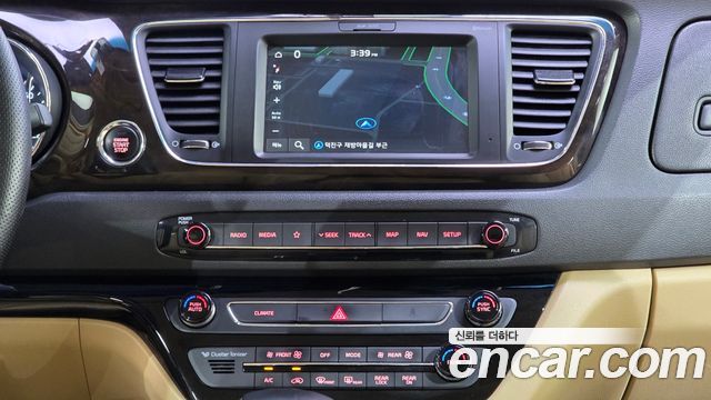 Kia Carnival 7-Seater Limousine VIP 2019 — фото 23