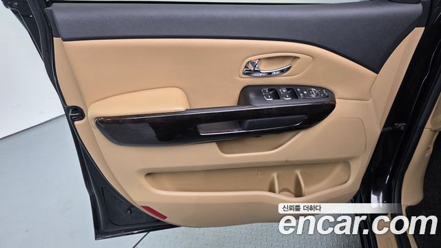 Kia Carnival 7-Seater Limousine VIP 2019 — фото 30