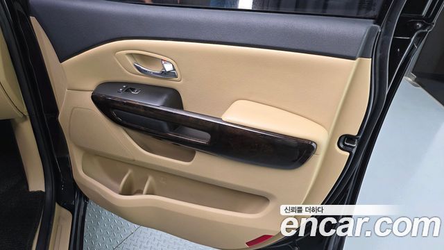 Kia Carnival 7-Seater Limousine VIP 2019 — фото 31