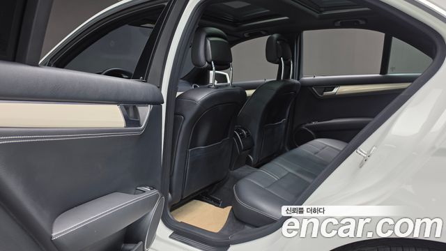 Mercedes-Benz C-Class (W204) C200 CGI Avantgarde Style Package 2013 — фото 18
