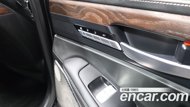 Genesis G90 5.0 AWD Prestige 2019 — фото 39