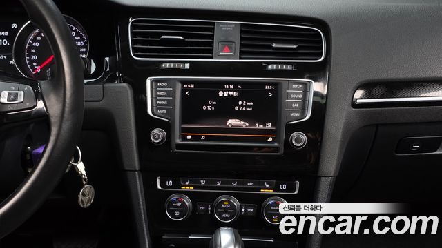Volkswagen Golf (VII) 2.0 TDI 2016 — фото 14