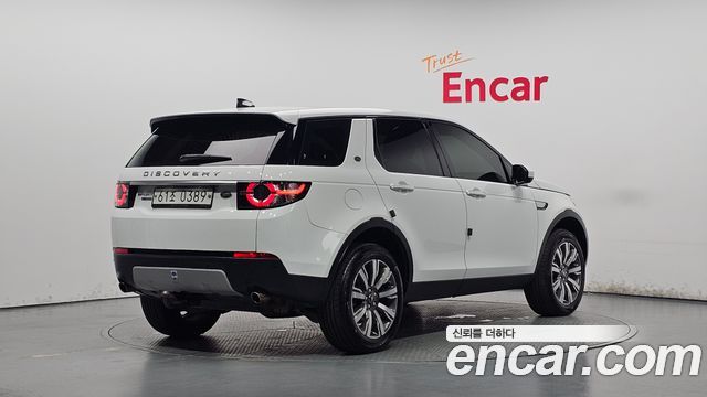 Land Rover Discovery Sport 2.0 TD4 HSE Luxury 2017 — фото 2