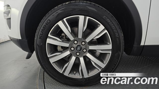Land Rover Discovery Sport 2.0 TD4 HSE Luxury 2017 — фото 5
