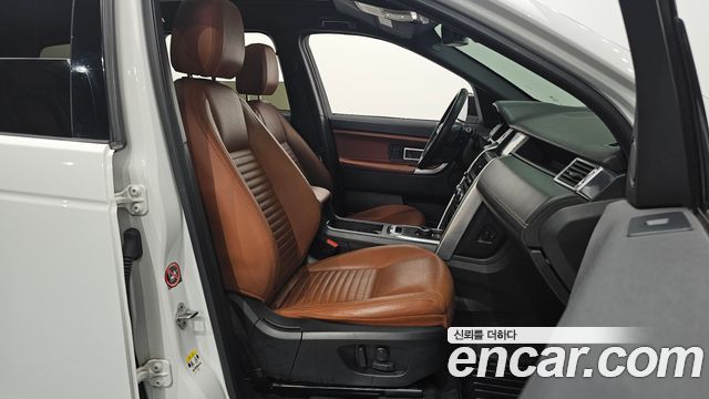 Land Rover Discovery Sport 2.0 TD4 HSE Luxury 2017 — фото 10