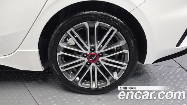 Kia K3 (II) 1.6 Turbo GT 5Door Signature 2023 — фото 5