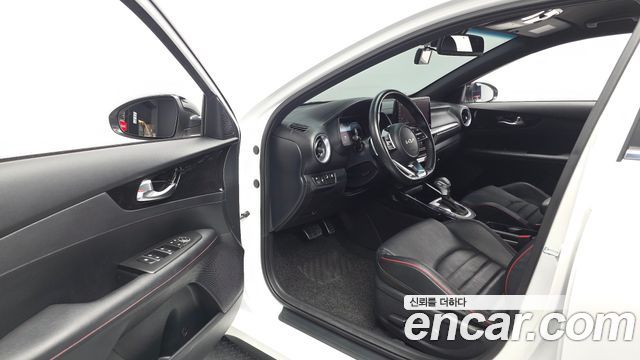 Kia K3 (II) 1.6 Turbo GT 5Door Signature 2023 — фото 10