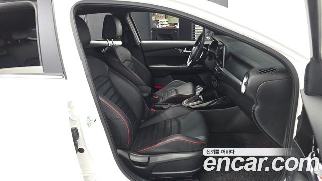 Kia K3 (II) 1.6 Turbo GT 5Door Signature 2023 — фото 11