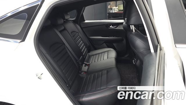 Kia K3 (II) 1.6 Turbo GT 5Door Signature 2023 — фото 12