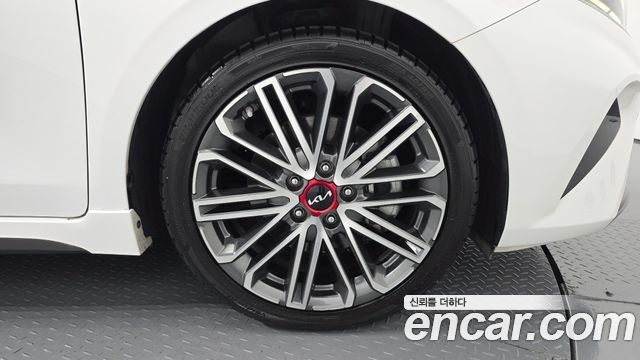 Kia K3 (II) 1.6 Turbo GT 5Door Signature 2023 — фото 21
