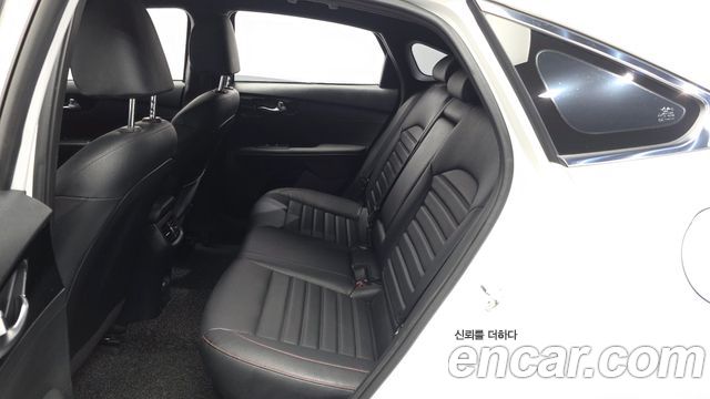 Kia K3 (II) 1.6 Turbo GT 5Door Signature 2023 — фото 26