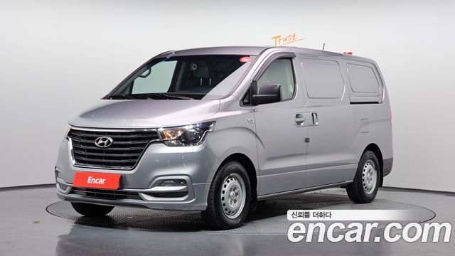 Hyundai Grand Starex Van 3-Seater Style 2019 — фото 1