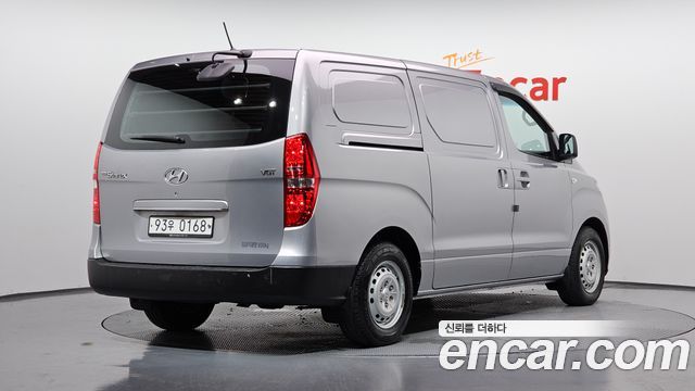 Hyundai Grand Starex Van 3-Seater Style 2019 — фото 2