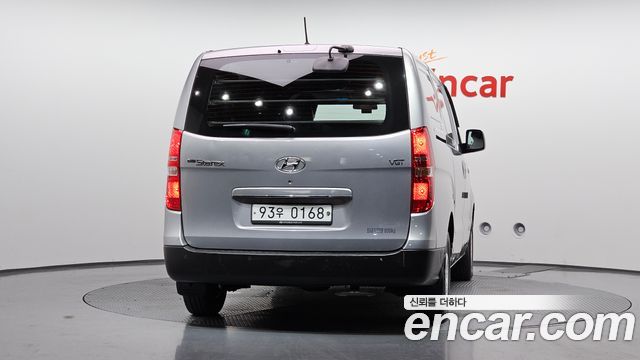 Hyundai Grand Starex Van 3-Seater Style 2019 — фото 4