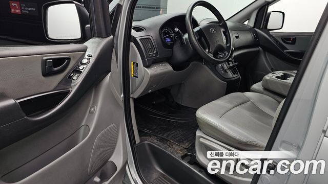 Hyundai Grand Starex Van 3-Seater Style 2019 — фото 10
