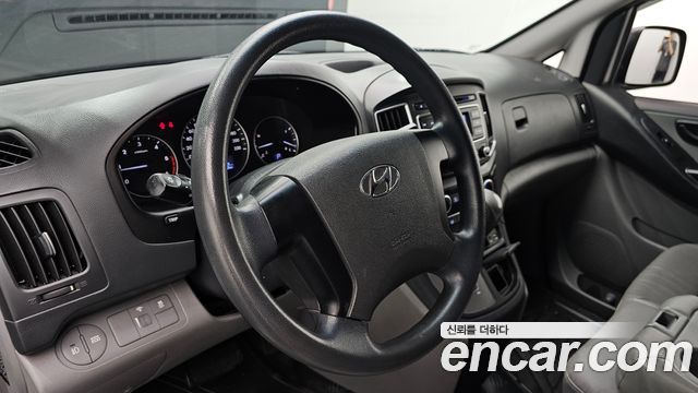Hyundai Grand Starex Van 3-Seater Style 2019 — фото 13