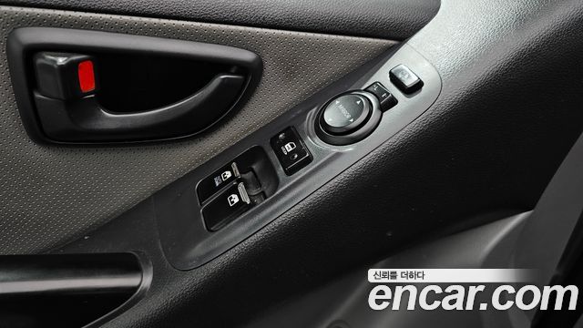 Hyundai Grand Starex Van 3-Seater Style 2019 — фото 17