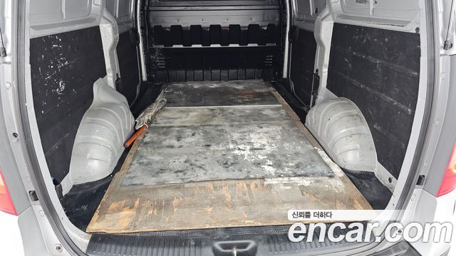 Hyundai Grand Starex Van 3-Seater Style 2019 — фото 20