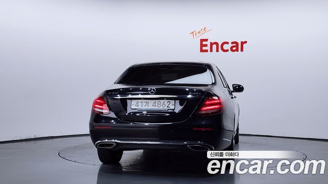 Mercedes-Benz E-Class (W213) E300 4MATIC Exclusive 2018 — фото 4