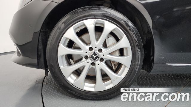 Mercedes-Benz E-Class (W213) E300 4MATIC Exclusive 2018 — фото 5