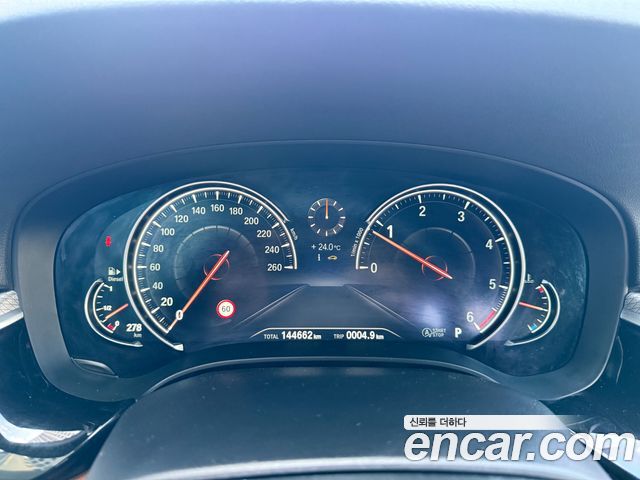 BMW 5 Series (G30) 520d xDrive M Sport Package 2017 — фото 8