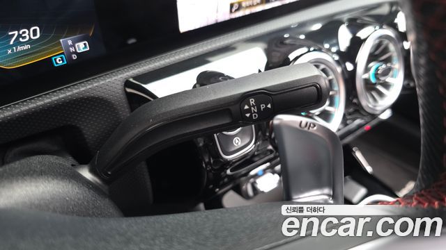 Mercedes-Benz A-Class (W177) AMG A45 4MAITC+ Hatchback 2022 — фото 9
