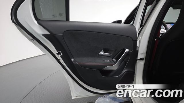 Mercedes-Benz A-Class (W177) AMG A45 4MAITC+ Hatchback 2022 — фото 25