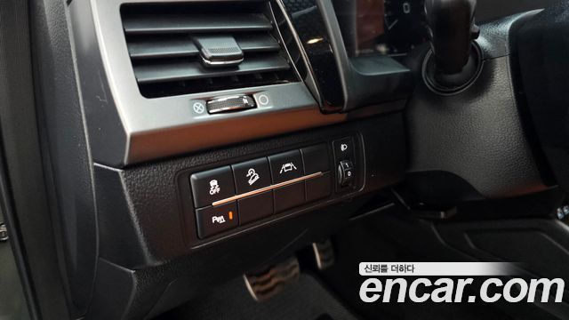 KG Mobility (SsangYong) Rexton Sports Khan Diesel 2.2 2WD Noblesse 2022 — фото 17