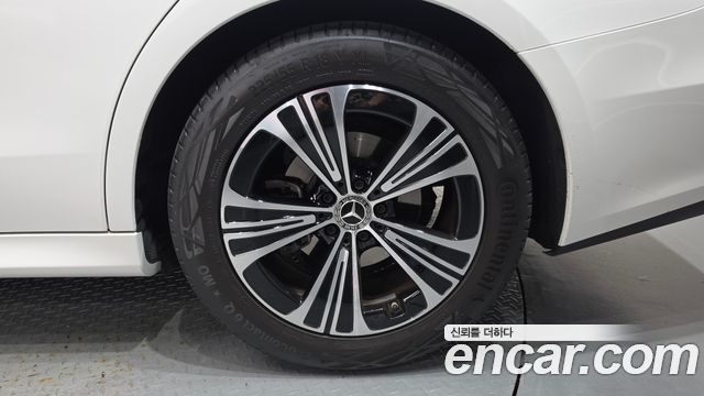 Mercedes-Benz E-Class (W214) E200 Avantgarde 2025 — фото 21