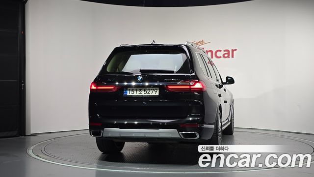 BMW X7 (G07) xDrive 40i Design Pure Excellence 6-Seater 2021 — фото 4