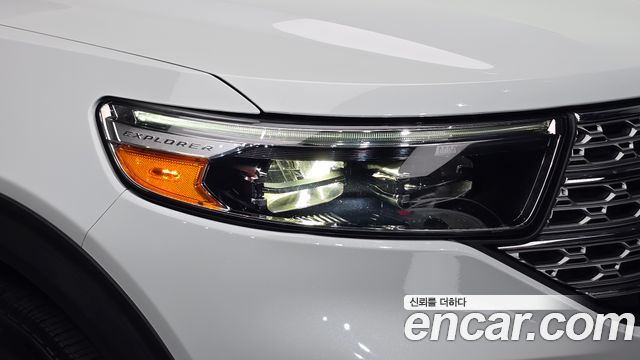 Ford Explorer (VI) 2.3 LimIted 4WD 2021 — фото 28