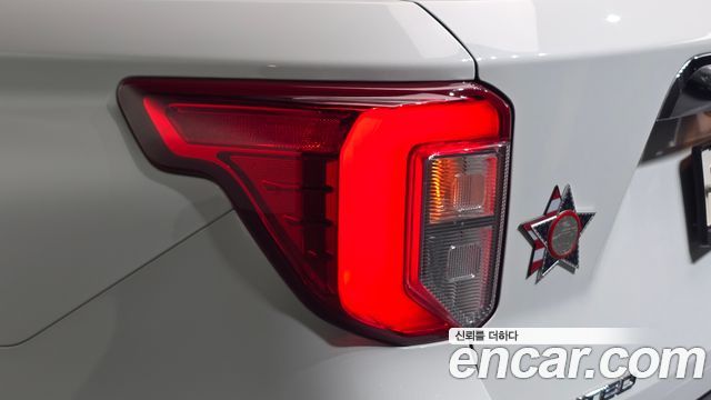 Ford Explorer (VI) 2.3 LimIted 4WD 2021 — фото 29