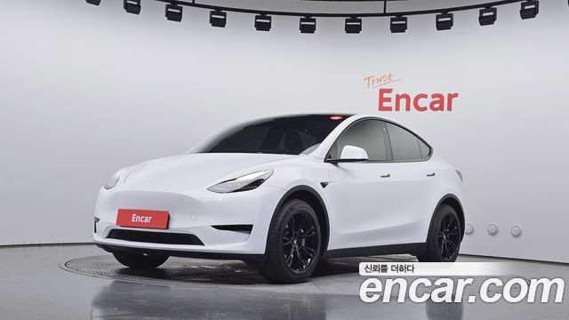 Tesla Model Y RWD 2024 — фото 1
