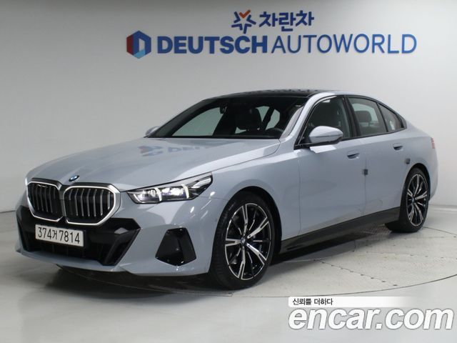 BMW 5 Series (G60) 530i xDrive M Sport 2026 — фото 1