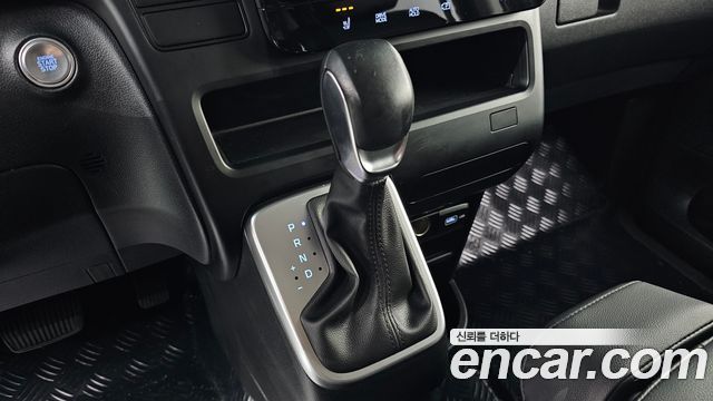 Hyundai Staria Tourer 11-Seater Modern 2024 — фото 9