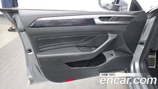 Volkswagen Arteon 2.0 TDI R-LIINE 4Motion 2022 — фото 24