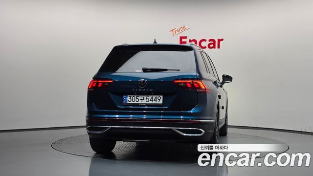 Volkswagen Tiguan (II) 2.0 TDI Premium 2022 — фото 4