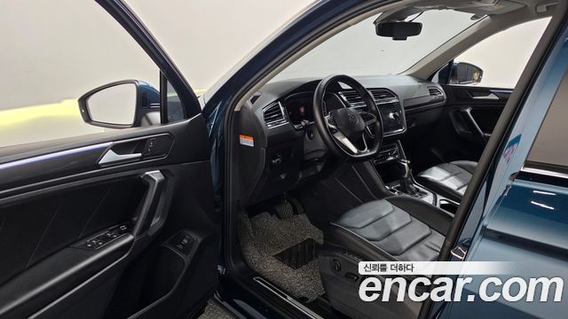 Volkswagen Tiguan (II) 2.0 TDI Premium 2022 — фото 10