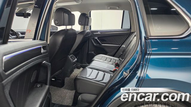 Volkswagen Tiguan (II) 2.0 TDI Premium 2022 — фото 11