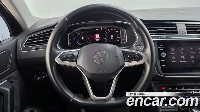 Volkswagen Tiguan (II) 2.0 TDI Premium 2022 — фото 12