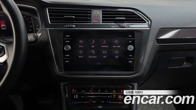 Volkswagen Tiguan (II) 2.0 TDI Premium 2022 — фото 14