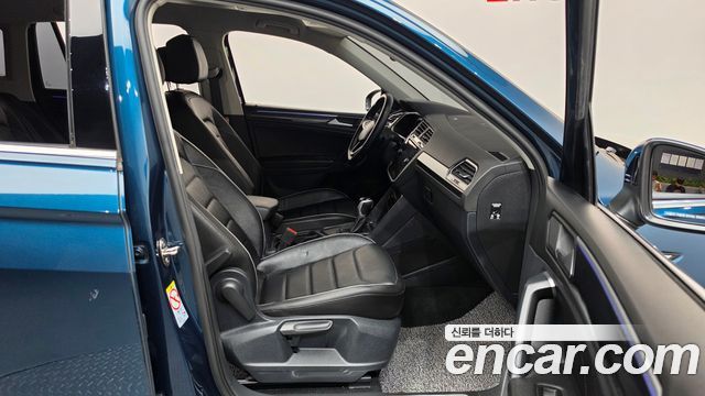 Volkswagen Tiguan (II) 2.0 TDI Premium 2022 — фото 26