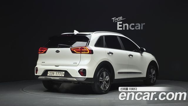 Kia Niro 1.6 HEV Prestige 2020 — фото 2