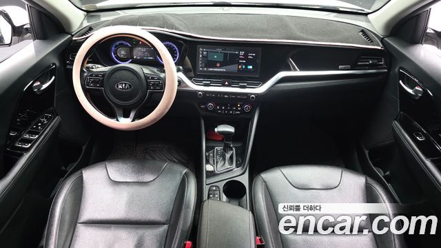 Kia Niro 1.6 HEV Prestige 2020 — фото 7