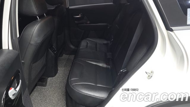Kia Niro 1.6 HEV Prestige 2020 — фото 12