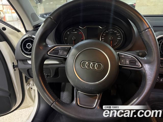 Audi A3 35 TDI Dynamic 8V 2015 — фото 10