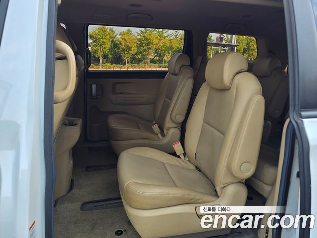 Kia Carnival 9-Seater Luxury 2019 — фото 7