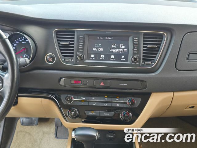 Kia Carnival 9-Seater Luxury 2019 — фото 15